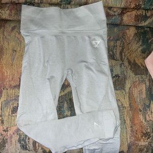 Gym shark leggings